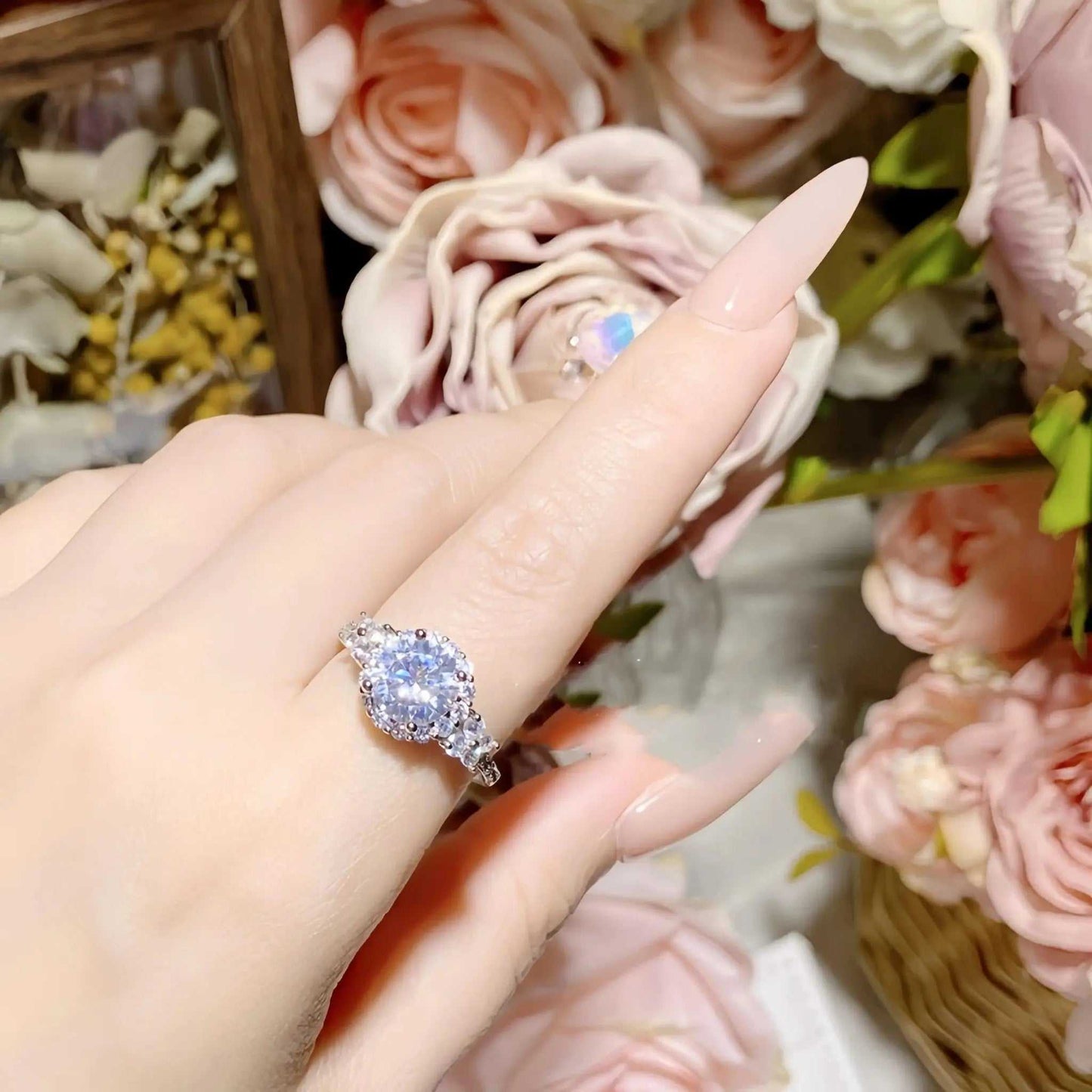 Synthetic Moissanite Ring - Retro Butterfly 2.0Ct Bright Women's Ring - Pearl Unique