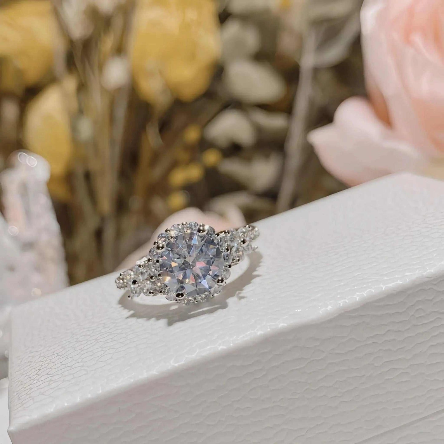 Synthetic Moissanite Ring - Retro Butterfly 2.0Ct Bright Women's Ring - Pearl Unique