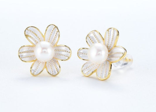 White Daisy Freshwater Pearl Ear Studs - Pearl Unique