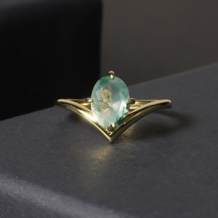 Natural moss agate gemstone ring with halo design in 18K rose gold on S925 silver