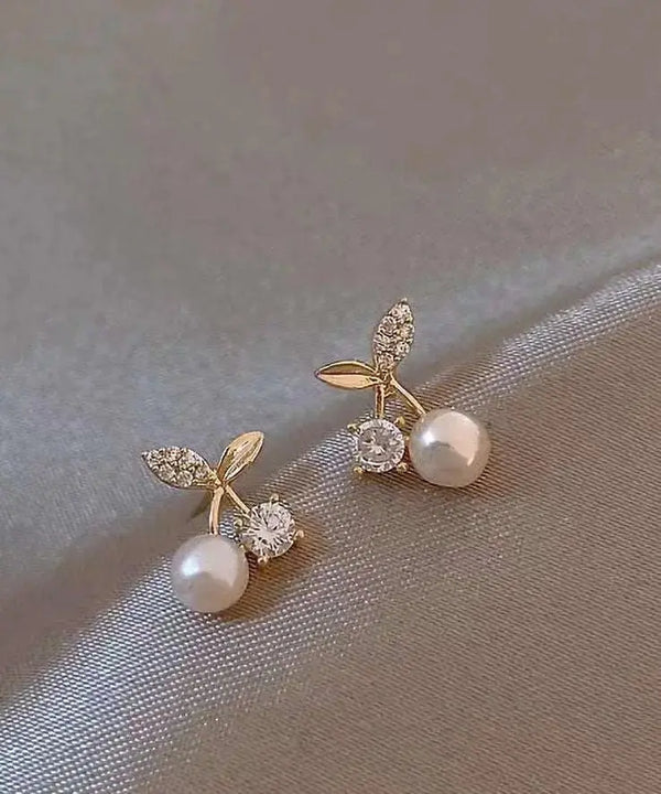 Cherry Pearl Ear Stud - Pearl Unique