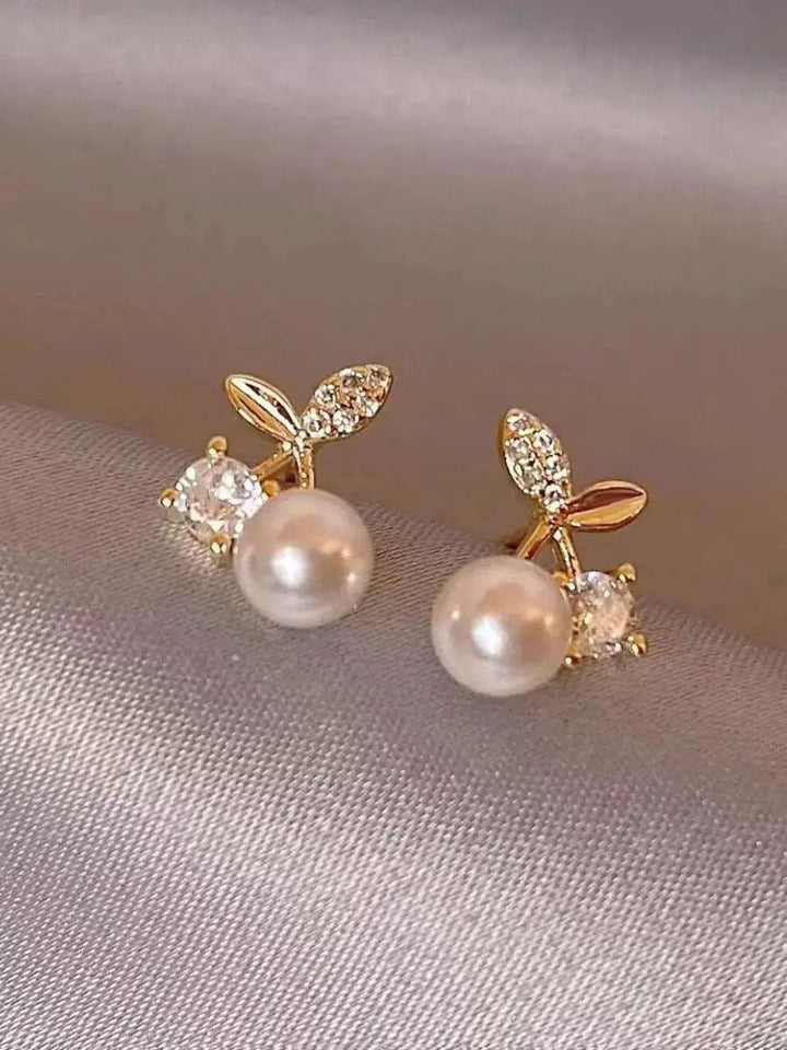 Cherry Pearl Ear Stud - Pearl Unique