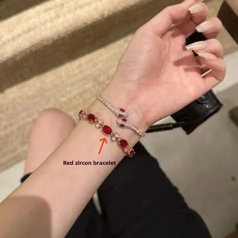 Elegant Bracelet - Light Luxury End Shell Design Women's Banquet Bracelet - Pearl Unique