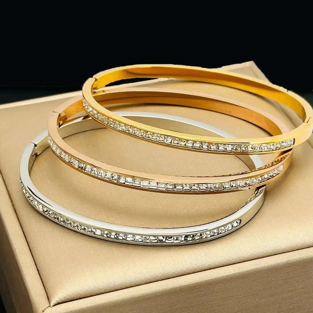 Gypsy Stars Titanium Steel Shining Exquisite and Generous Bracelet - Pearl Unique