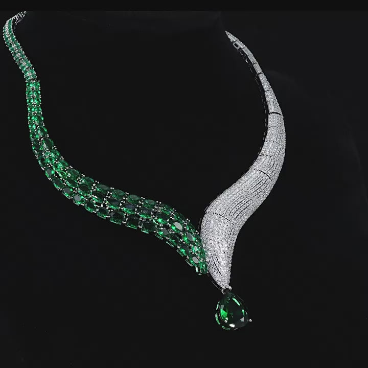 Luxury 4-piece bridal jewelry set in green and silver with 3A cubic zirconia stones – necklace, earrings, ring, and bracelet