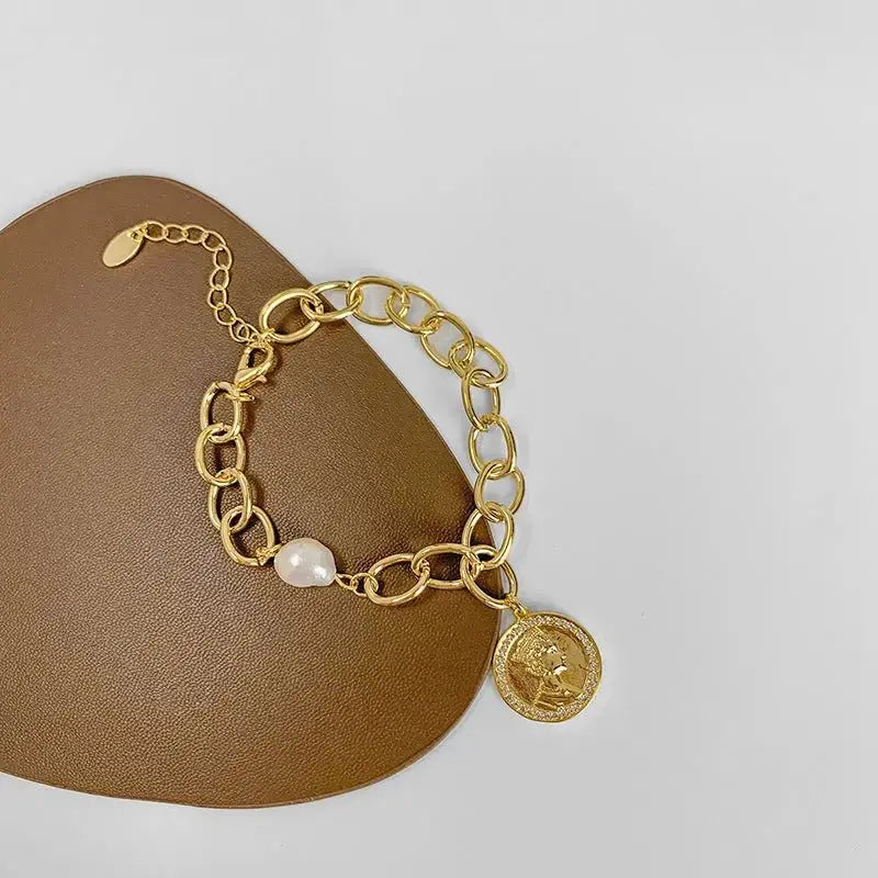 Retro Queen Head Coin Bracelet, Pearl Copper Plated with Real Gold Bracelet - Pearl Unique