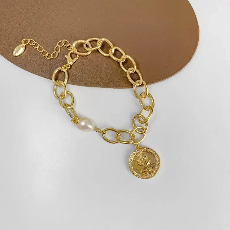 Retro Queen Head Coin Bracelet, Pearl Copper Plated with Real Gold Bracelet - Pearl Unique