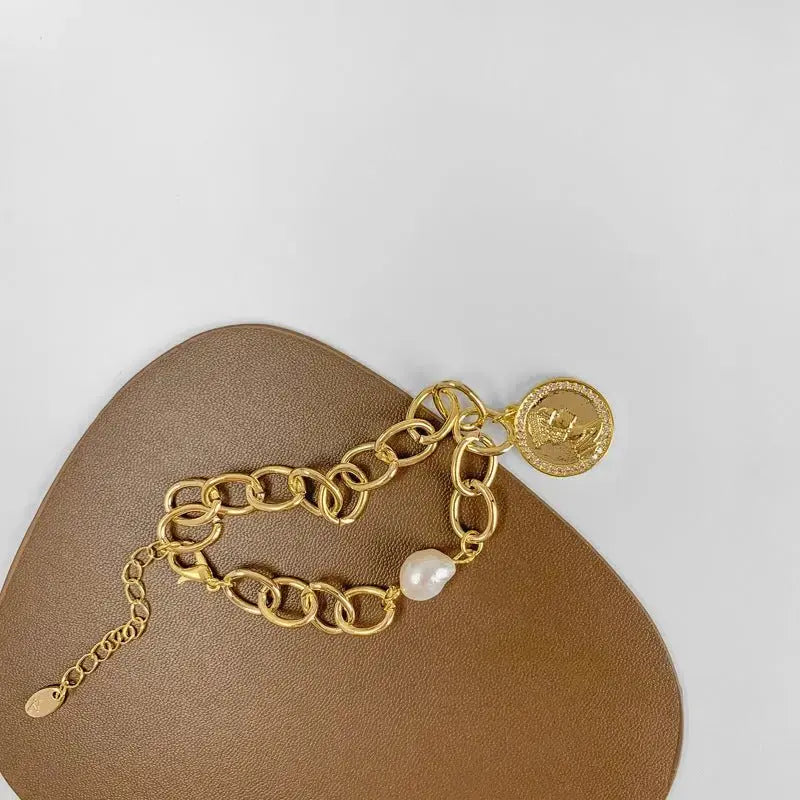Retro Queen Head Coin Bracelet, Pearl Copper Plated with Real Gold Bracelet - Pearl Unique