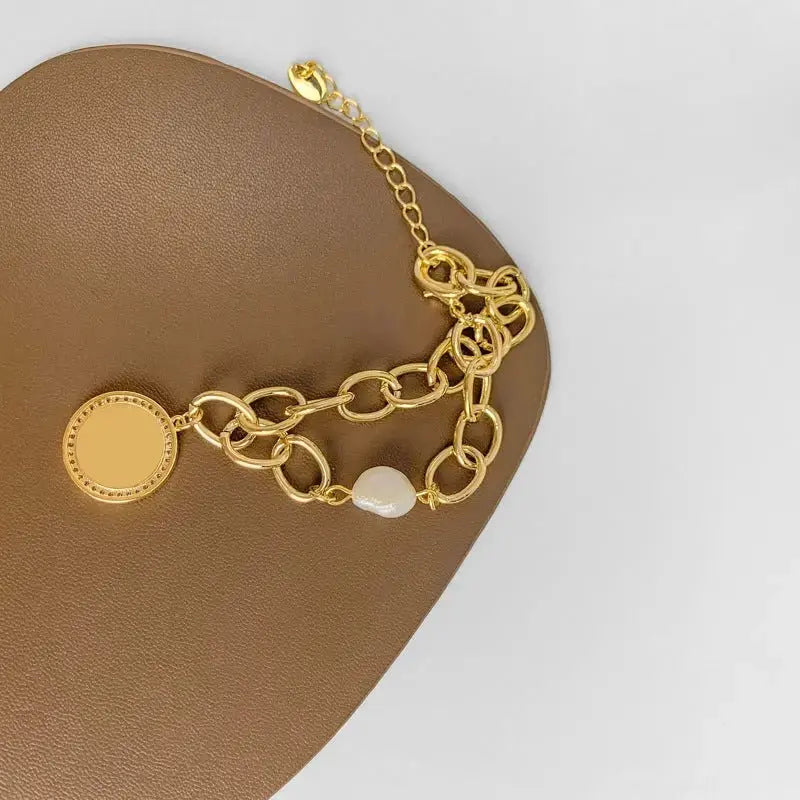 Retro Queen Head Coin Bracelet, Pearl Copper Plated with Real Gold Bracelet - Pearl Unique